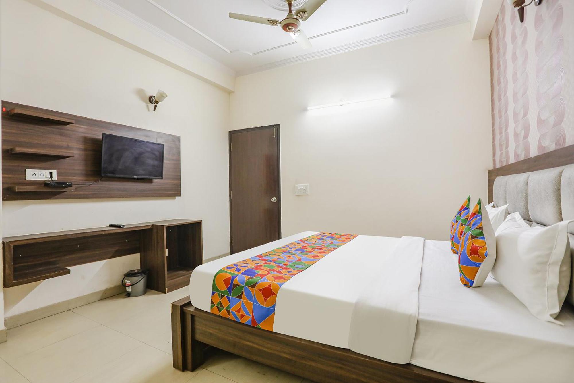 Fabhotel Corporate Stay Noida Exterior photo